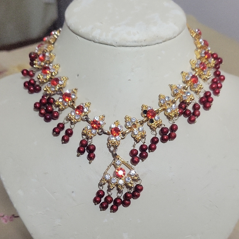 Elegant Gold and Red Beaded Necklace